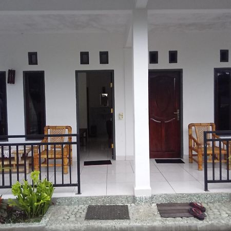 Eja Guest House Енде Екстериор снимка